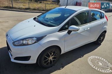 Хэтчбек Ford Fiesta 2016 в Киеве