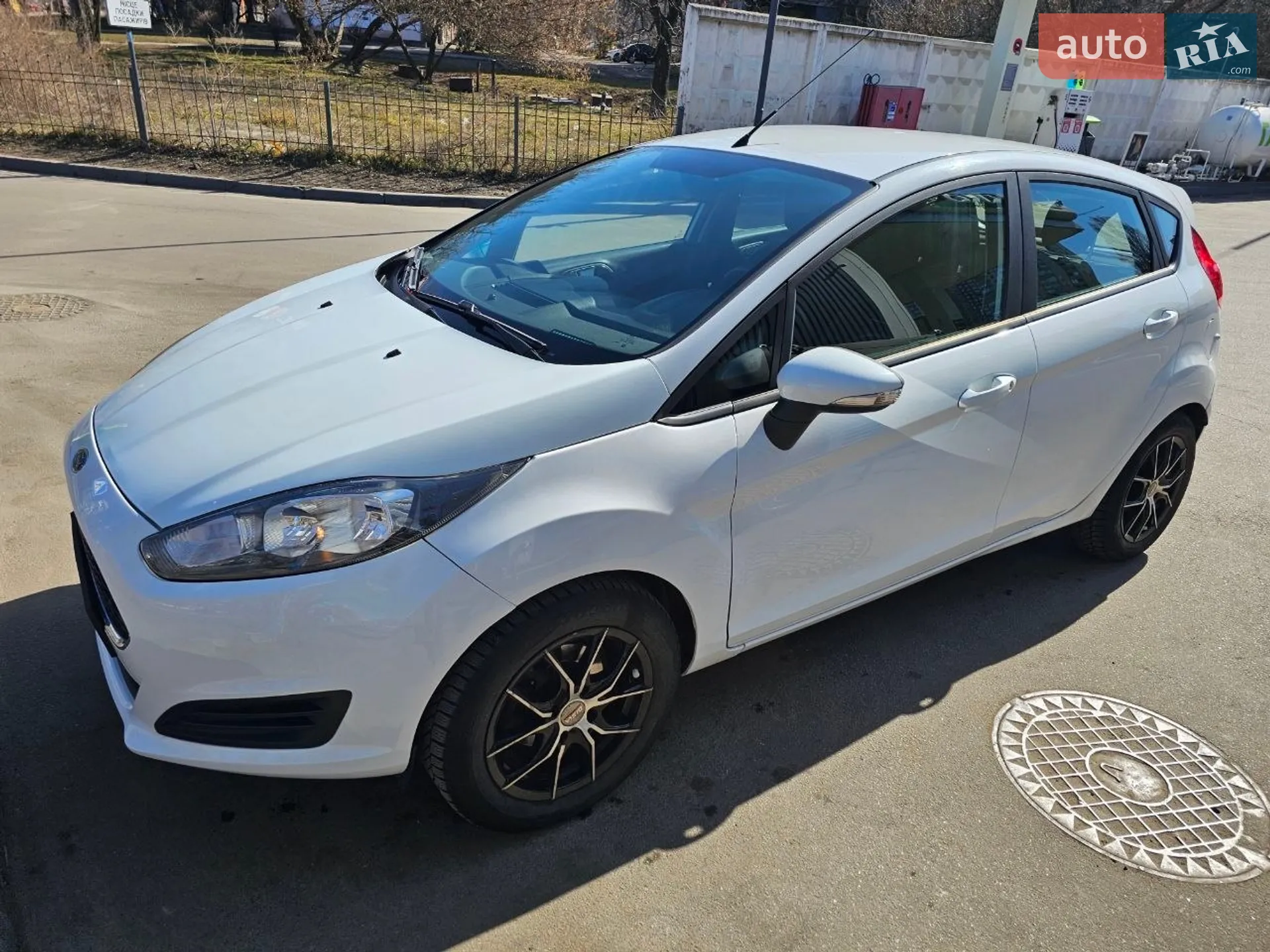 2016 Ford Fiesta - фото 1