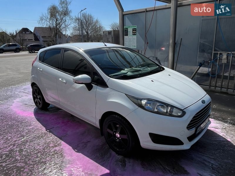Хэтчбек Ford Fiesta 2013 в Киеве