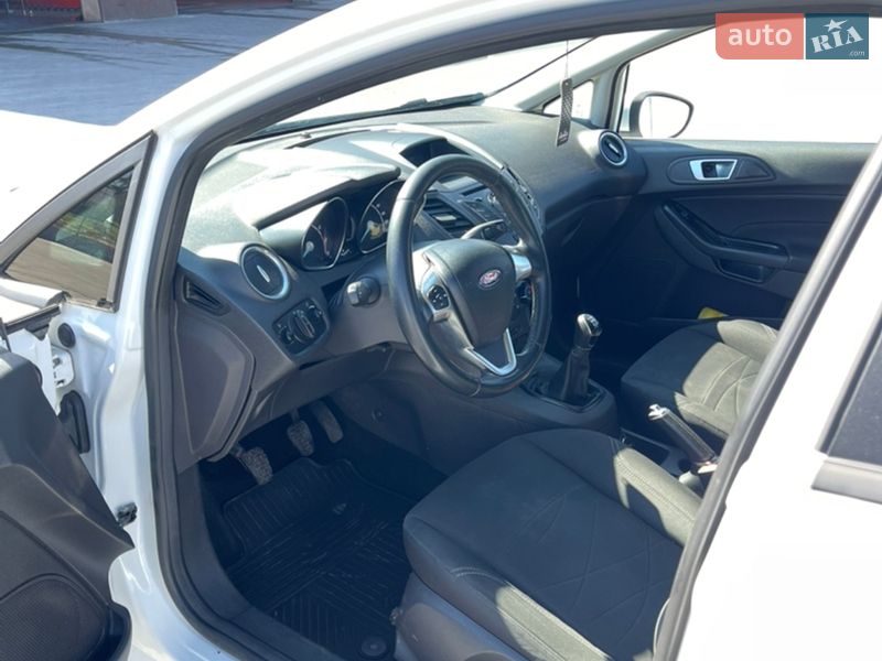 Хэтчбек Ford Fiesta 2017 в Ирпене