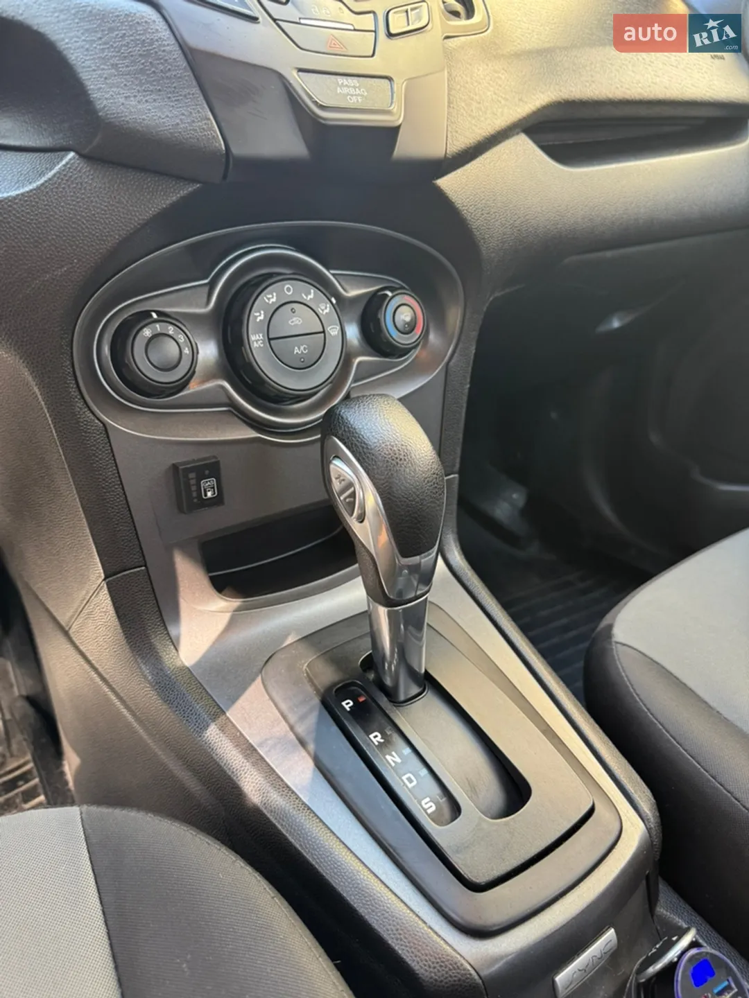 2017 Ford Fiesta - мініатюра 10