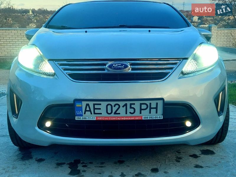 Седан Ford Fiesta 2013 в Днепре