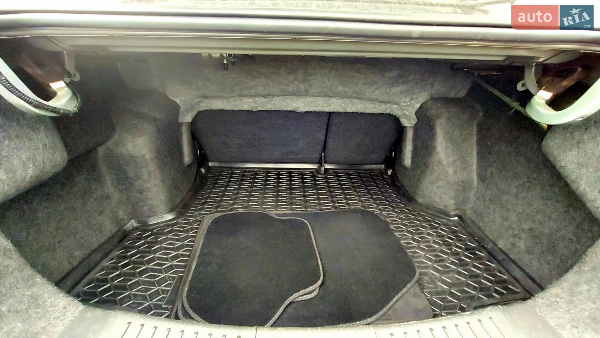 2013 Ford Fiesta - мініатюра 12