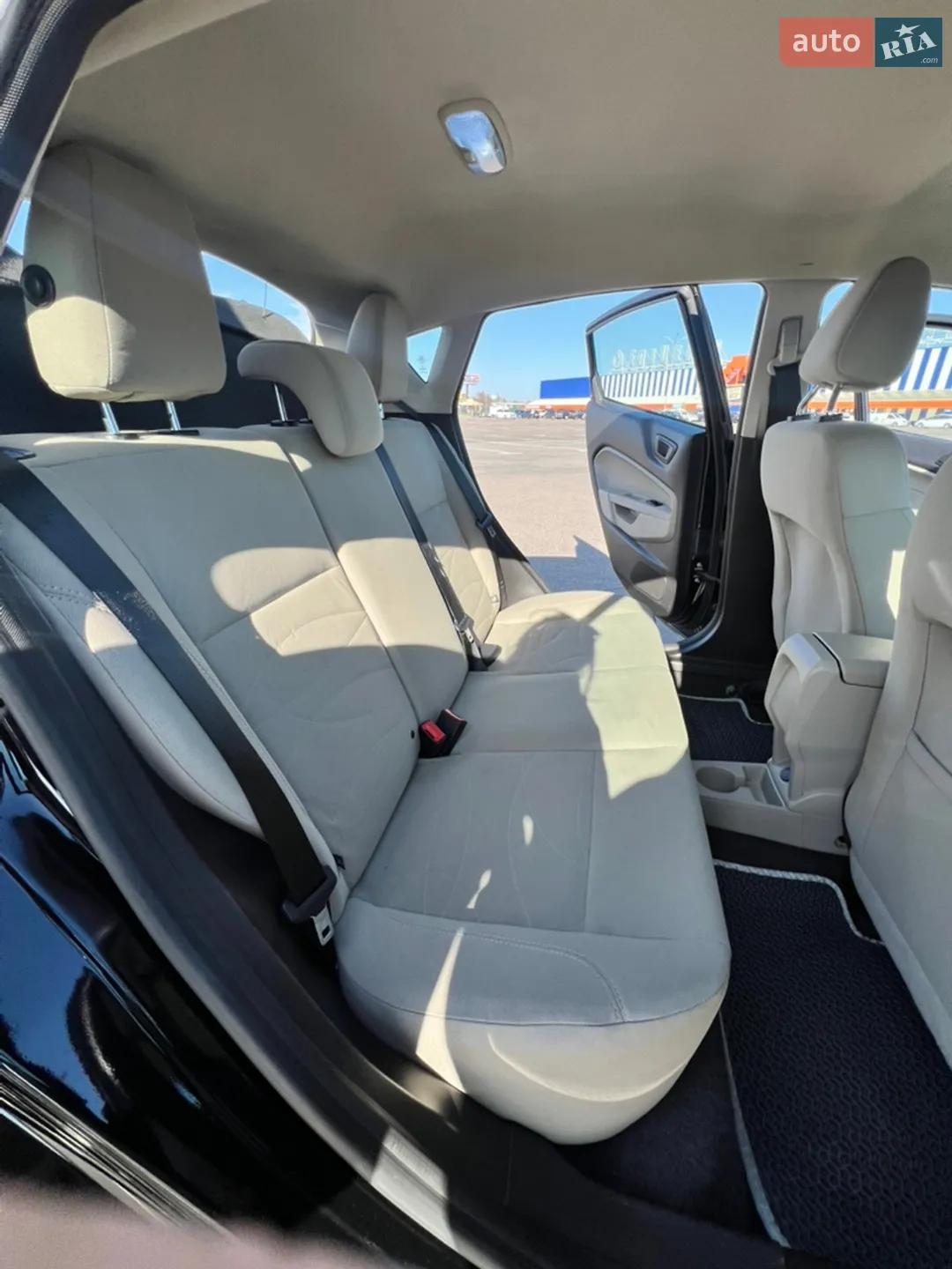 2018 Ford Fiesta - мініатюра 28