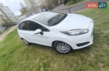 Хэтчбек Ford Fiesta 2016 в Киеве
