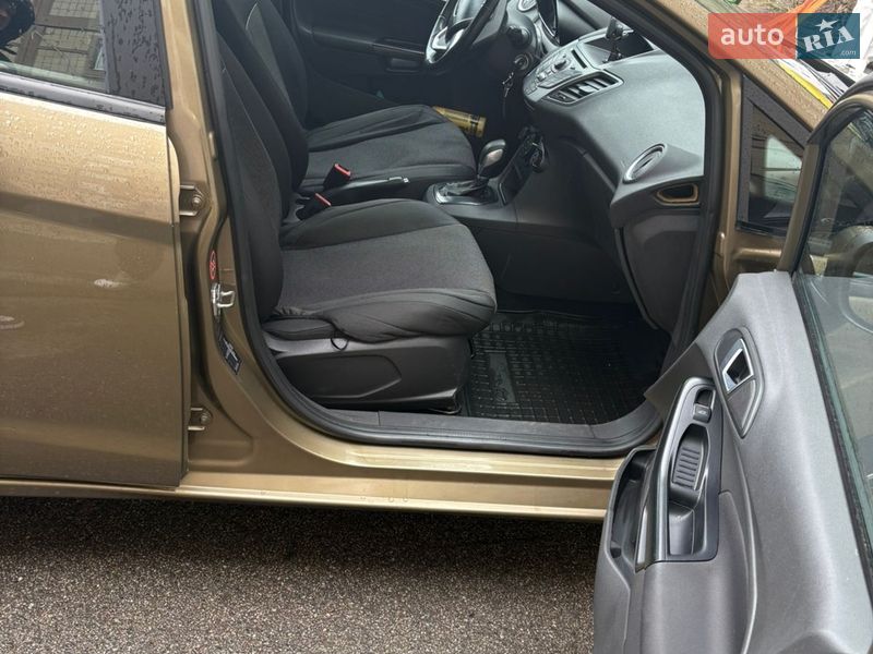 Хэтчбек Ford Fiesta 2013 в Киеве