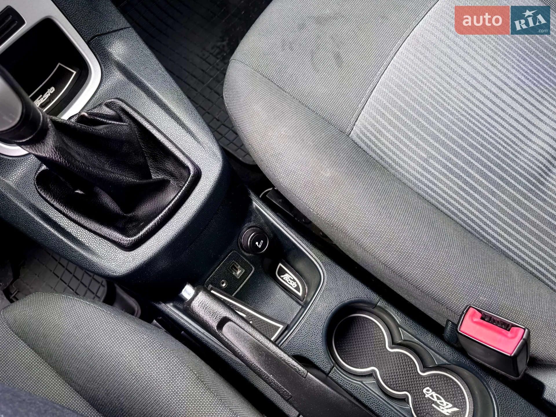 2012 Ford Fiesta - мініатюра 17