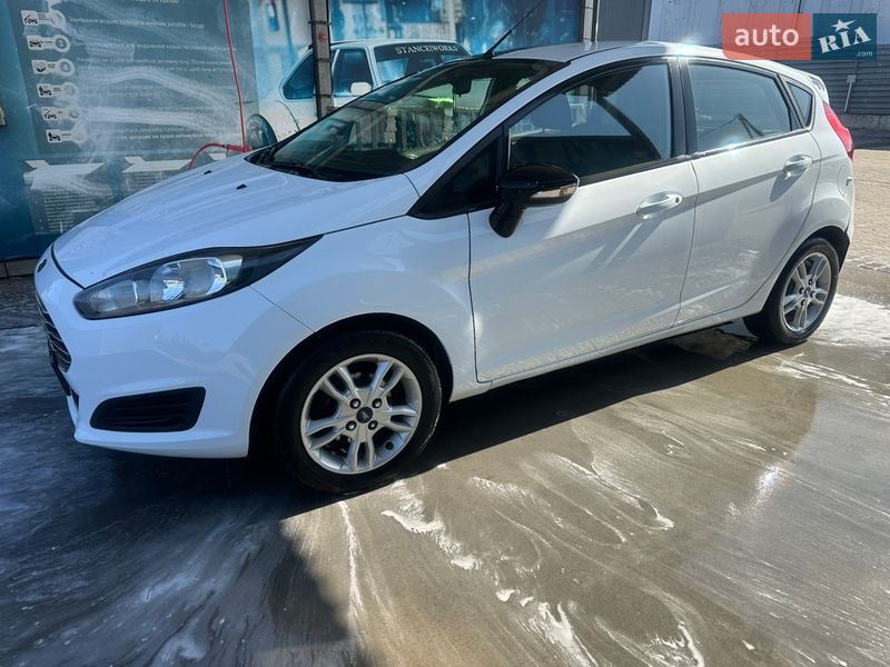 Хетчбек Ford Fiesta 2013 в Малехові