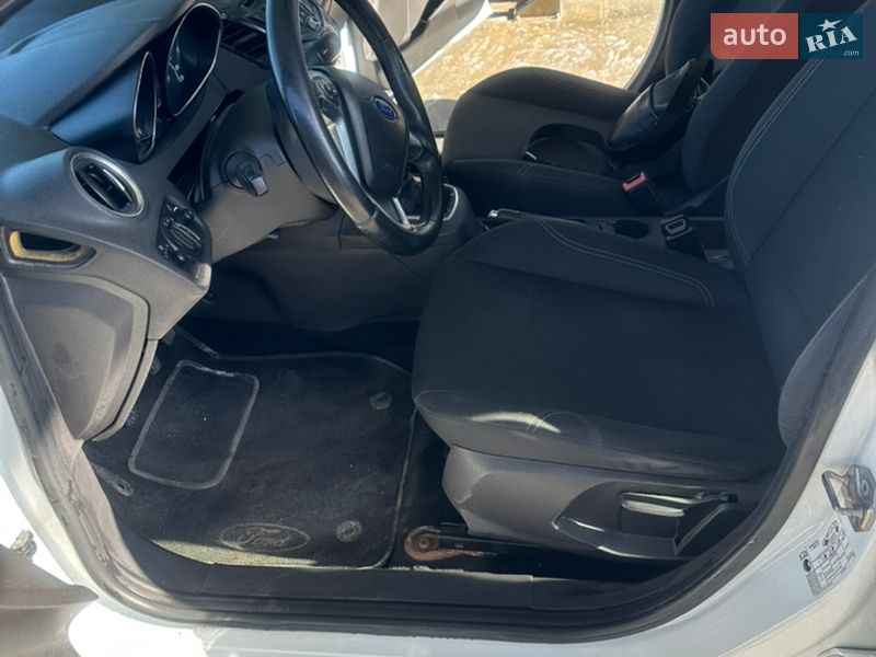 Хетчбек Ford Fiesta 2013 в Малехові