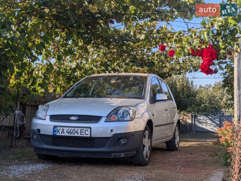 Хэтчбек Ford Fiesta 2007 в Киеве