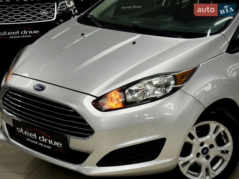 Седан Ford Fiesta 2013 в Николаеве