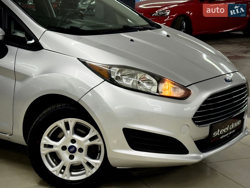 Седан Ford Fiesta 2013 в Николаеве