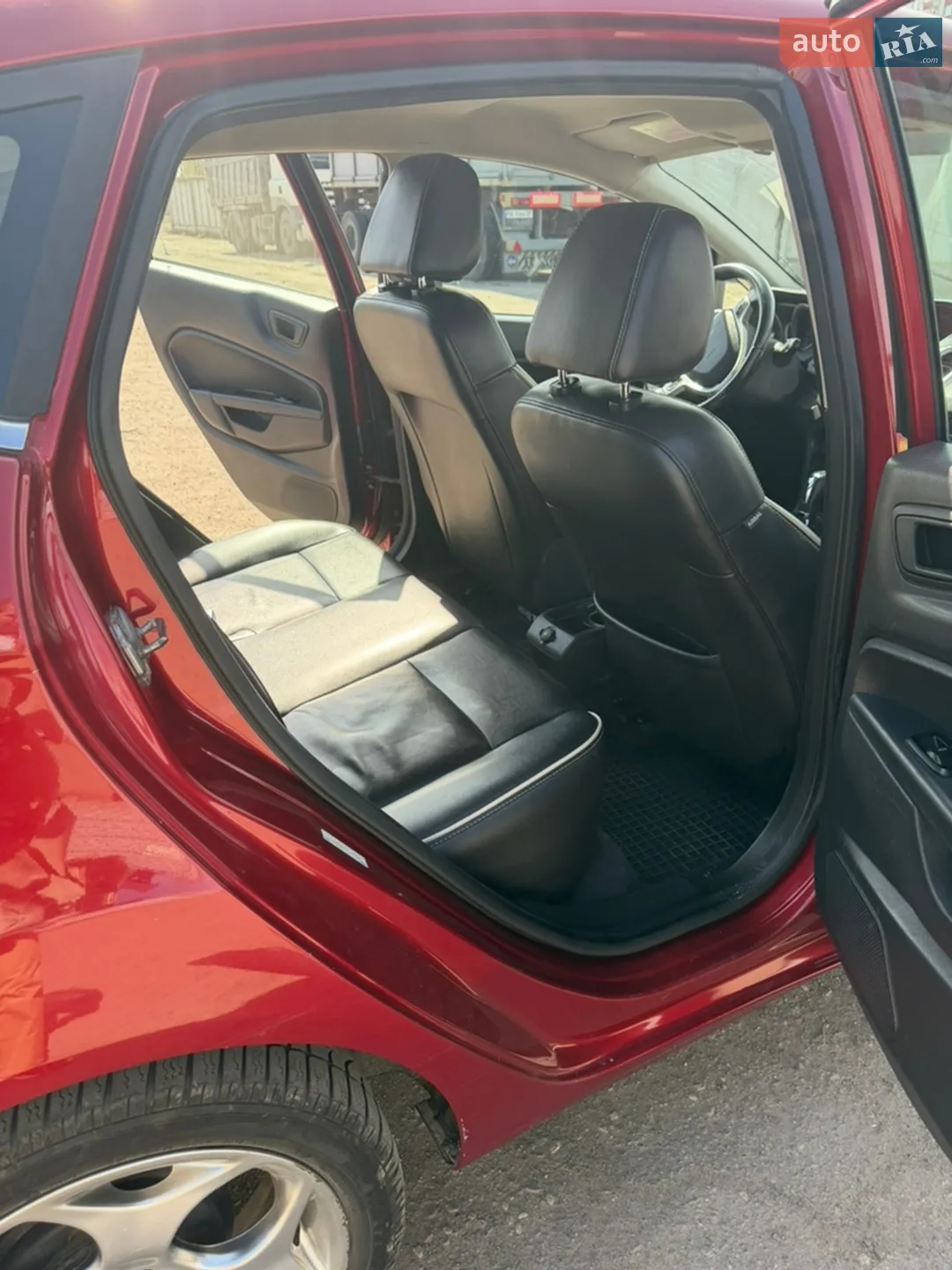 2012 Ford Fiesta - мініатюра 16