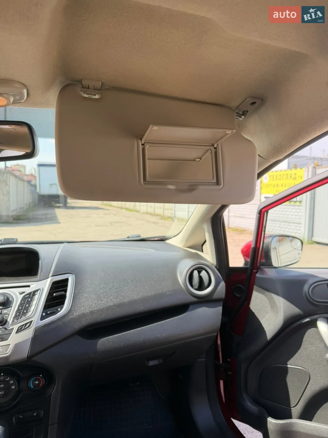 2012 Ford Fiesta - мініатюра 24