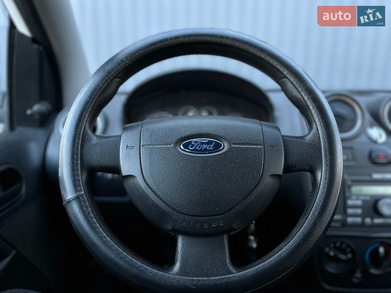 Хэтчбек Ford Fiesta 2007 в Николаеве