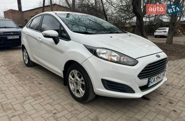Седан Ford Fiesta 2015 в Врадіївці