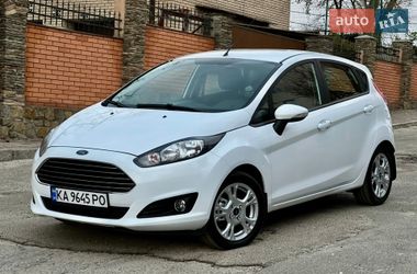 Хетчбек Ford Fiesta 2015 в Києві