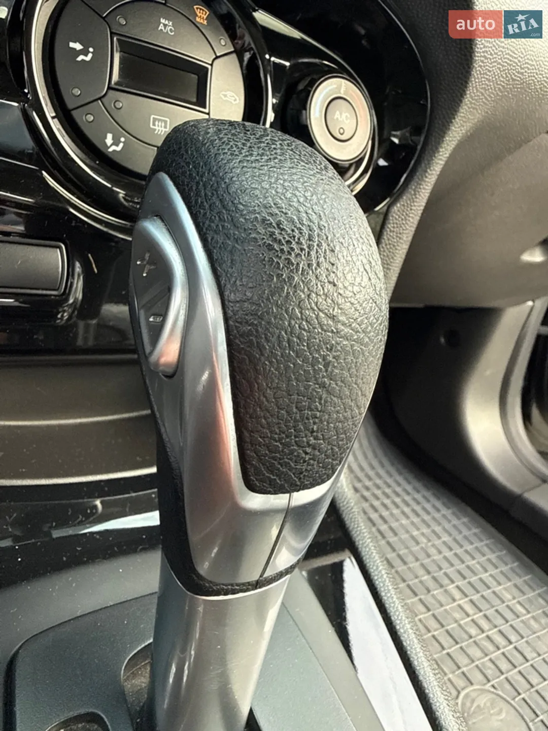 2015 Ford Fiesta - мініатюра 24