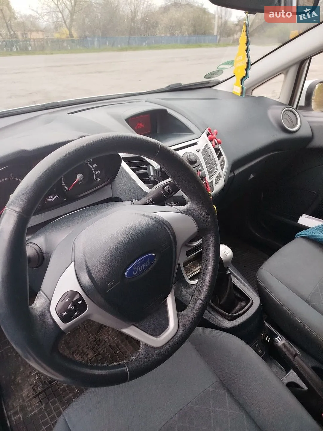 2012 Ford Fiesta - мініатюра 12