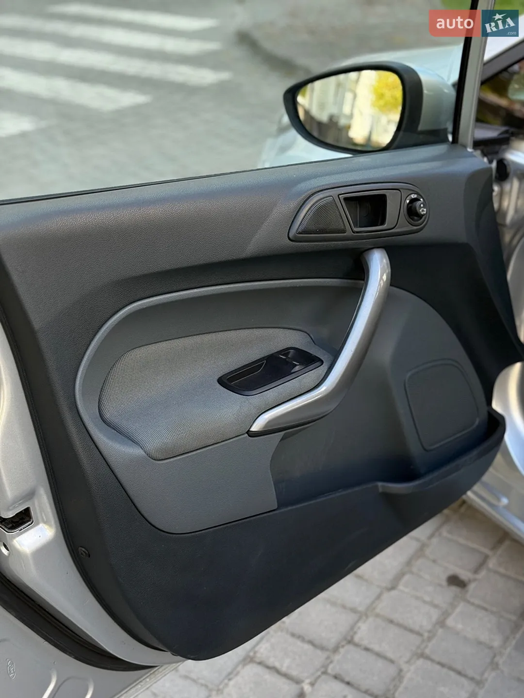 2010 Ford Fiesta - мініатюра 20