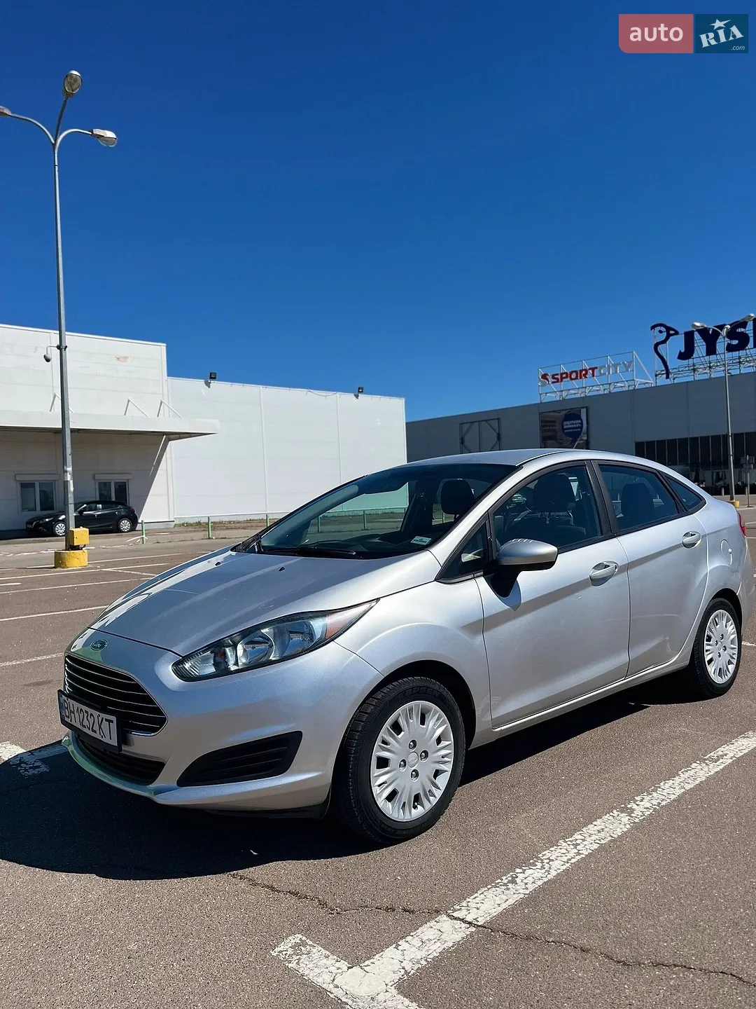 2018 Ford Fiesta - фото 1