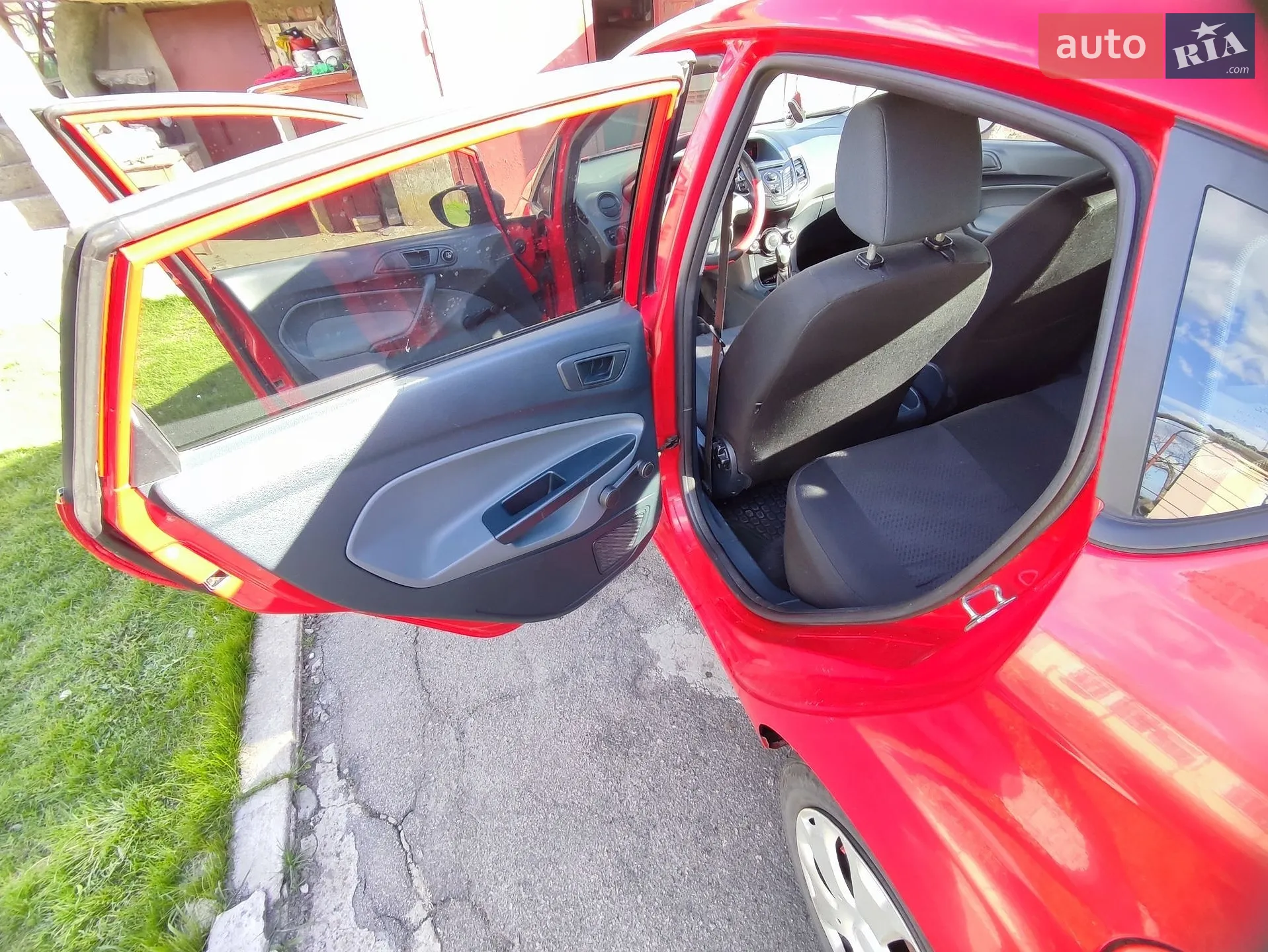 2010 Ford Fiesta - мініатюра 8