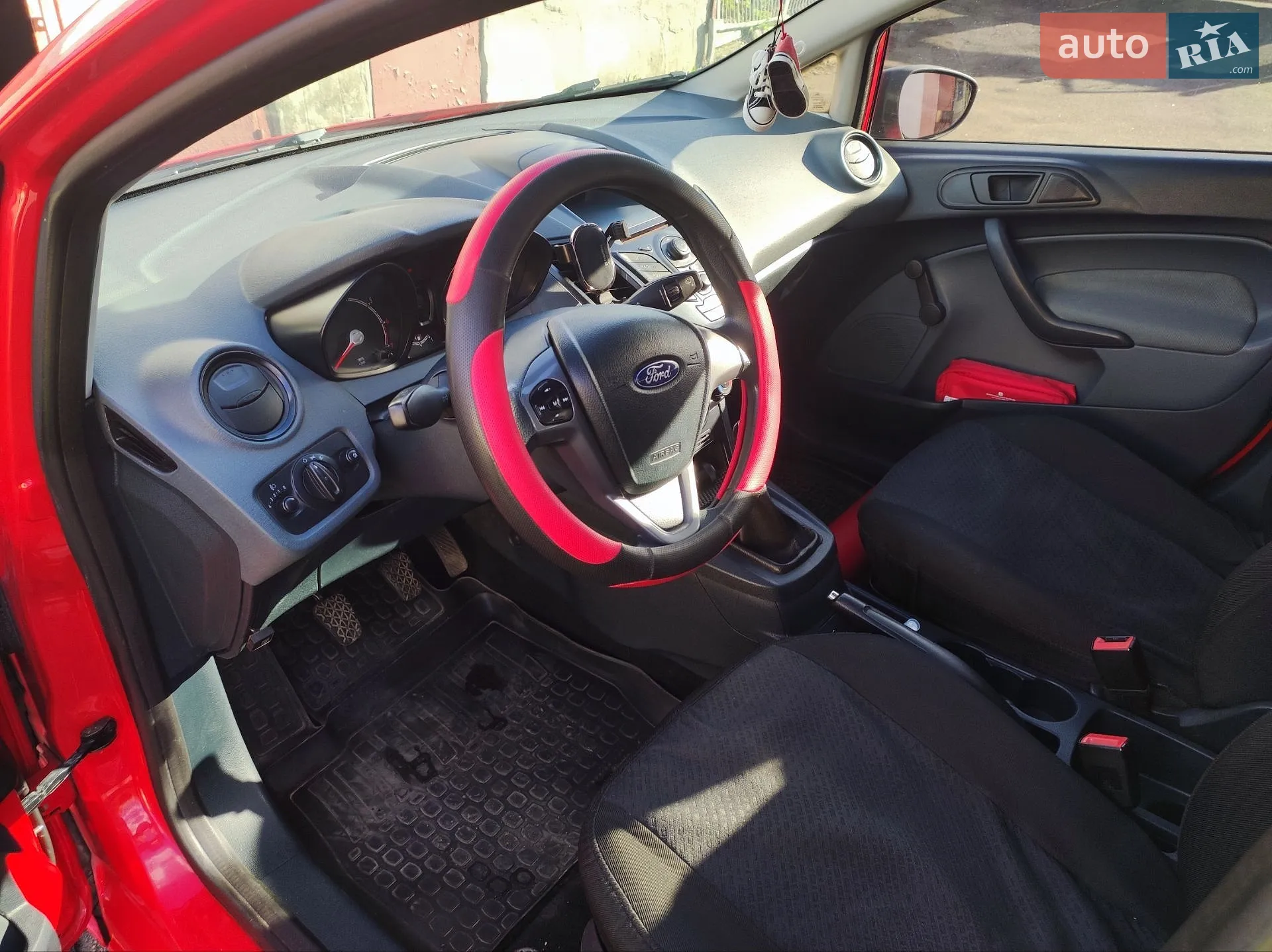 2010 Ford Fiesta - мініатюра 6