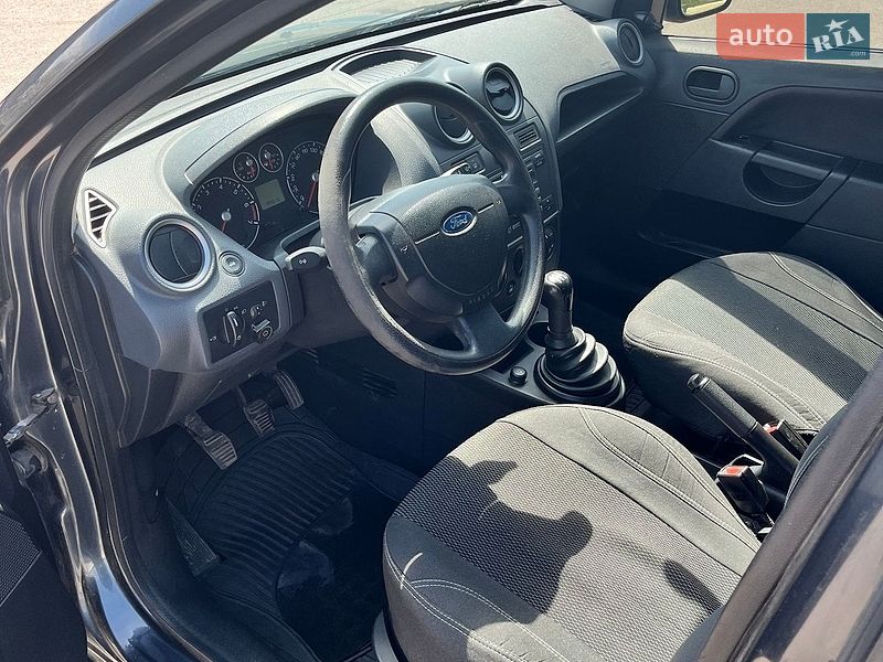 Хэтчбек Ford Fiesta 2007 в Ставище