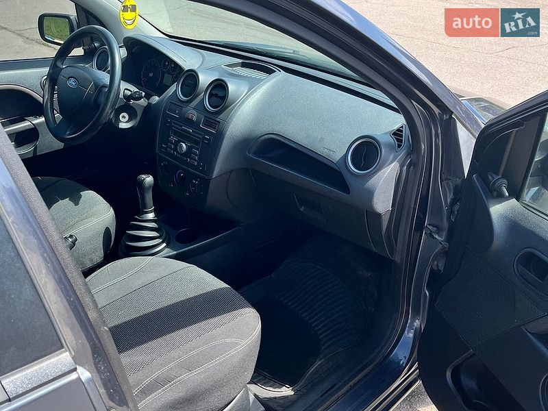 Хэтчбек Ford Fiesta 2007 в Ставище