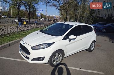 Хетчбек Ford Fiesta 2016 в Києві