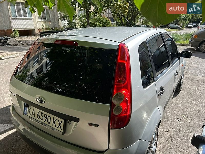 Хетчбек Ford Fiesta 2006 в Києві