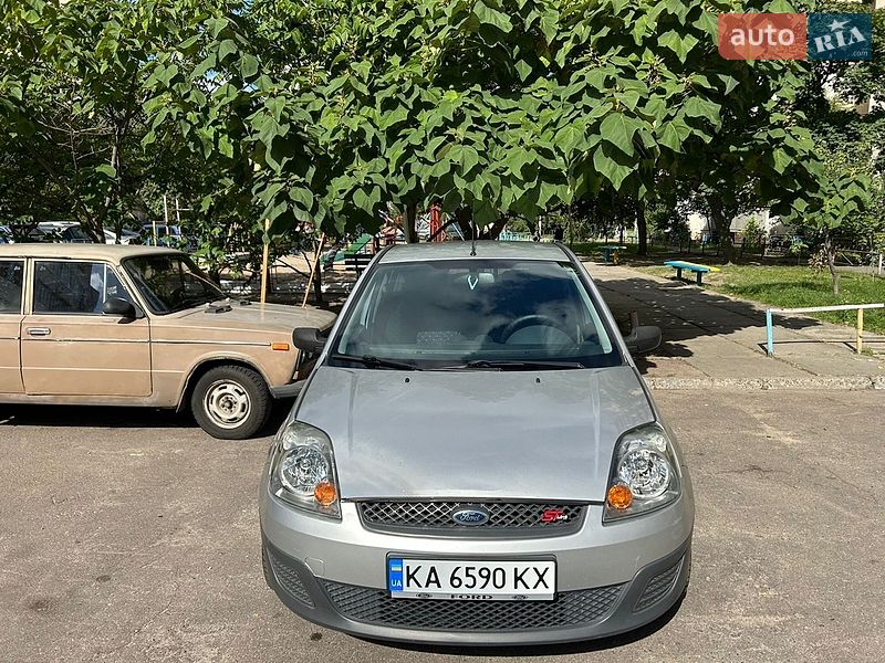 Хетчбек Ford Fiesta 2006 в Києві