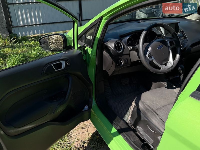Седан Ford Fiesta 2014 в Чернигове