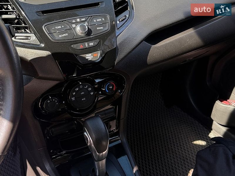 Седан Ford Fiesta 2014 в Чернигове