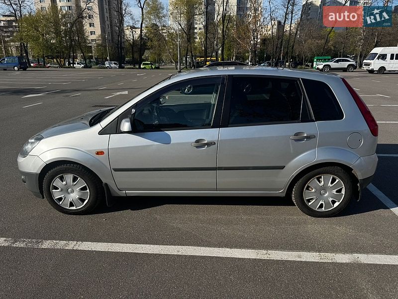 Хэтчбек Ford Fiesta 2007 в Киеве