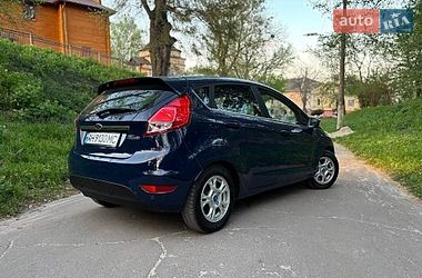 Хэтчбек Ford Fiesta 2014 в Остроге