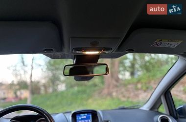 Хэтчбек Ford Fiesta 2014 в Остроге