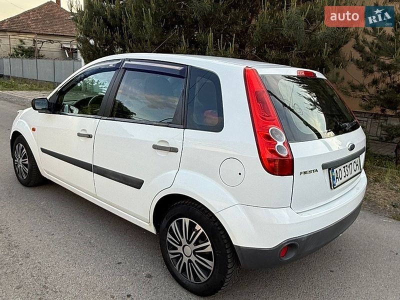 Хэтчбек Ford Fiesta 2007 в Мукачево