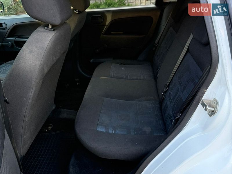 Хэтчбек Ford Fiesta 2007 в Мукачево