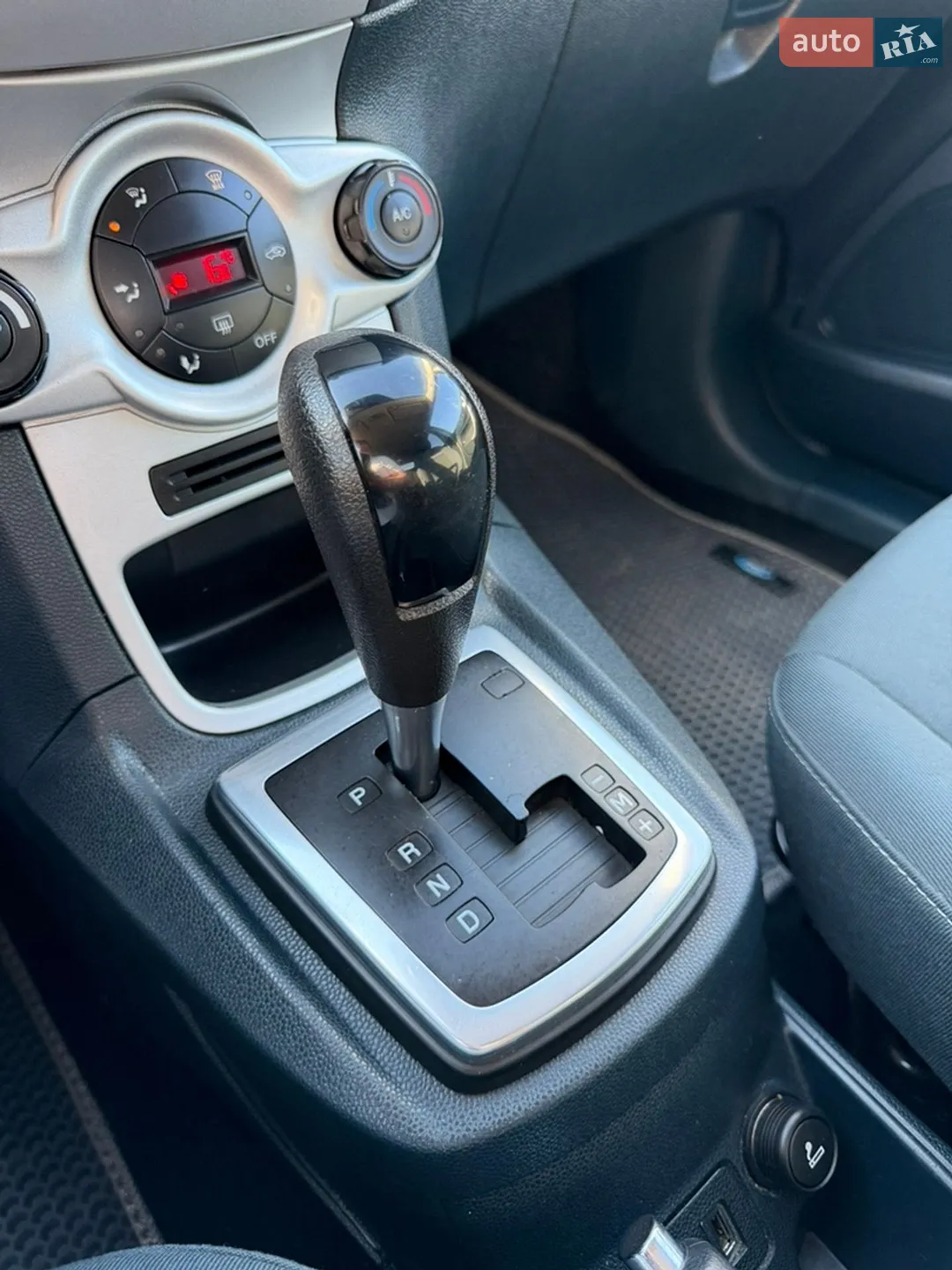 2012 Ford Fiesta - мініатюра 30