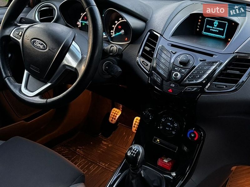 Хэтчбек Ford Fiesta 2013 в Одессе