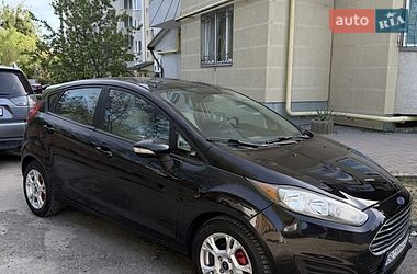 Хэтчбек Ford Fiesta 2016 в Львове
