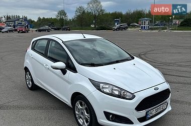 Хэтчбек Ford Fiesta 2016 в Львове