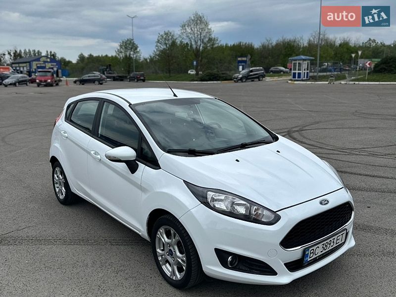 Хэтчбек Ford Fiesta 2016 в Львове