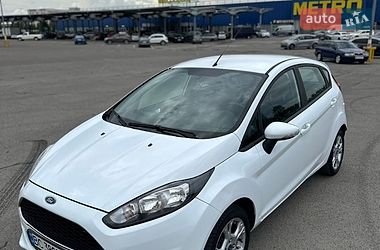Хэтчбек Ford Fiesta 2016 в Львове