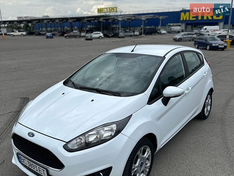 Хэтчбек Ford Fiesta 2016 в Львове