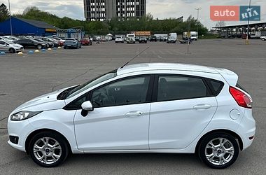 Хэтчбек Ford Fiesta 2016 в Львове