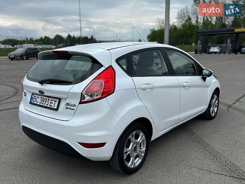 Хэтчбек Ford Fiesta 2016 в Львове