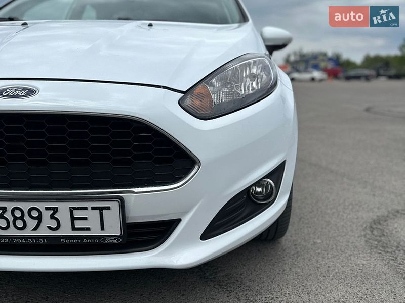 Хэтчбек Ford Fiesta 2016 в Львове