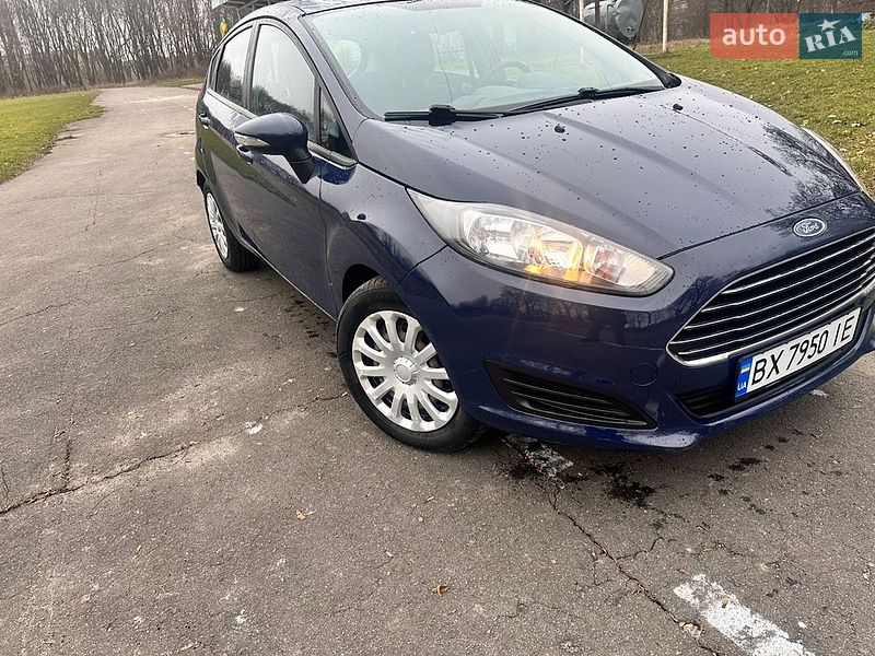 Хетчбек Ford Fiesta 2015 в Городку